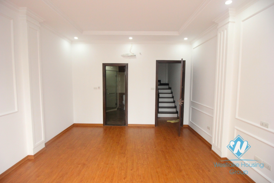 New and nice house for rent in Hoang Hoa Tham, Ba Dinh, Hanoi